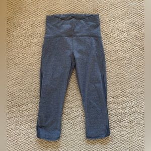 Lululemon size 6 grey capri